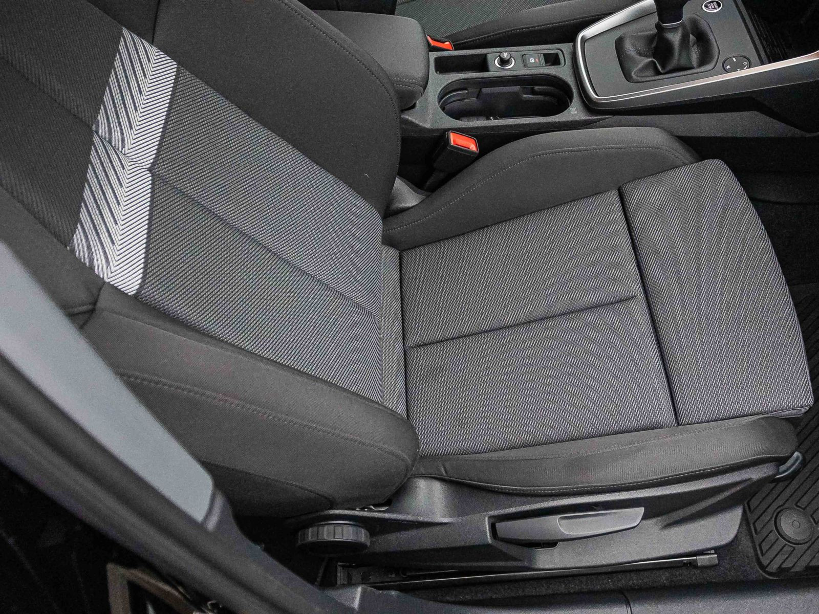 Audi A3 Sportback Advanced 30TFSI Navi LED GRA EPH DAB