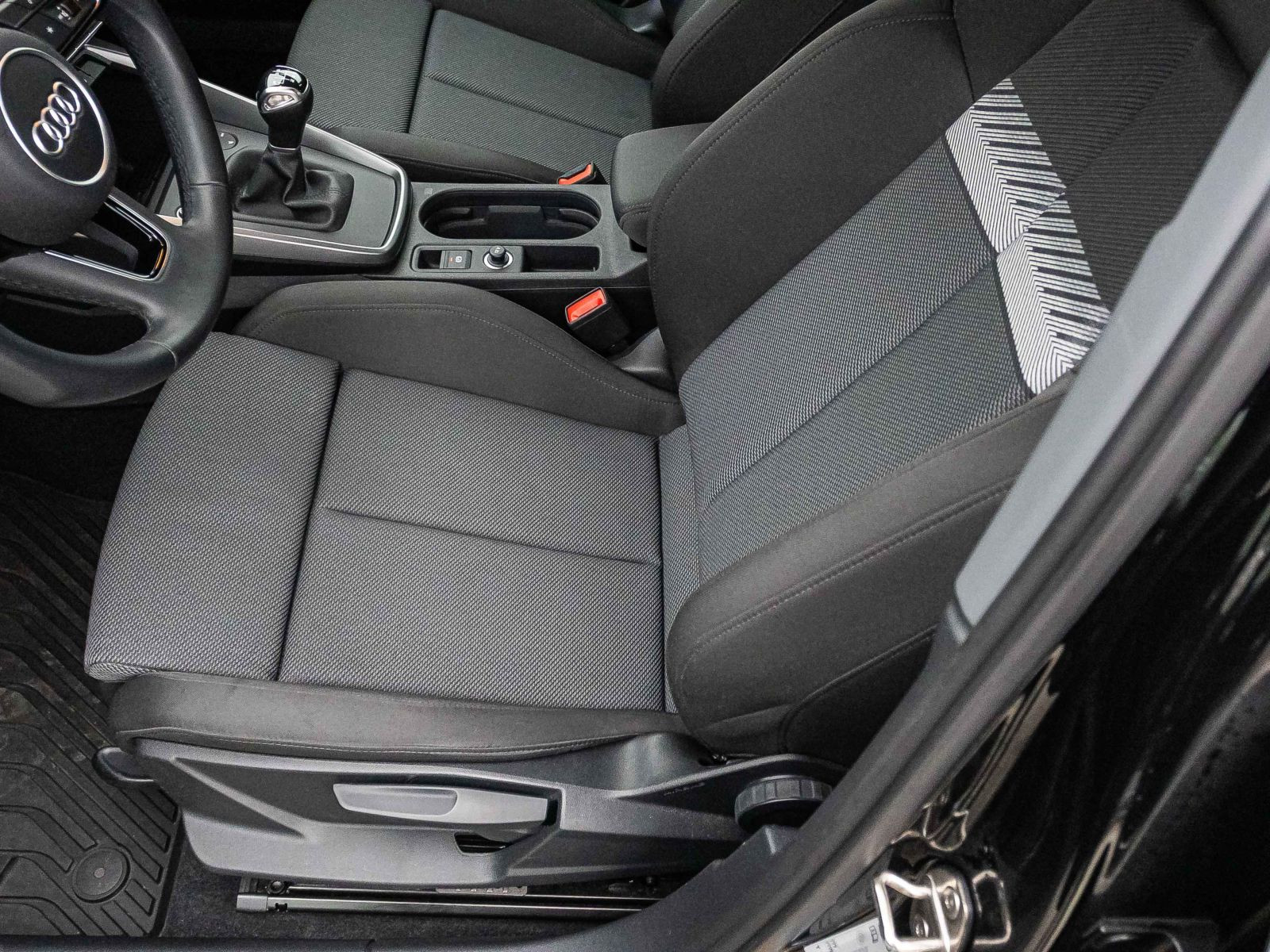 Audi A3 Sportback Advanced 30TFSI Navi LED GRA EPH DAB