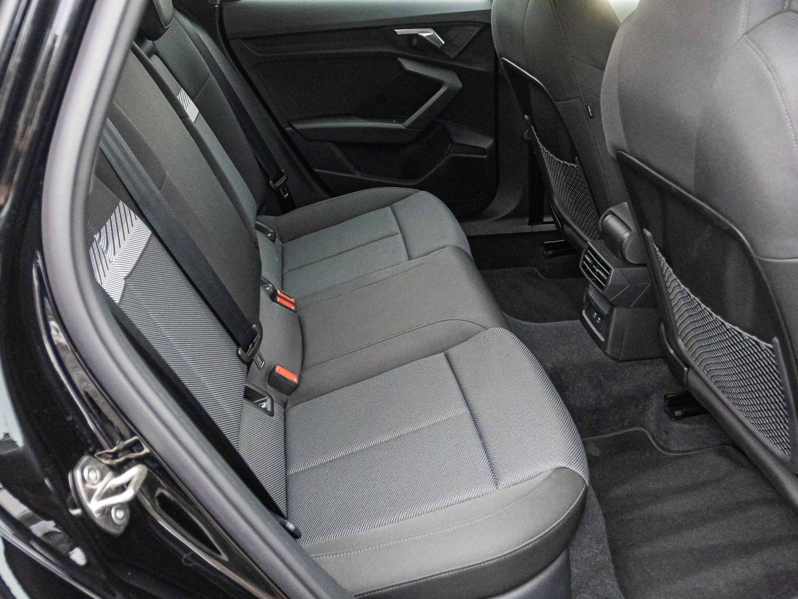 Audi A3 Sportback Advanced 30TFSI Navi LED GRA EPH DAB