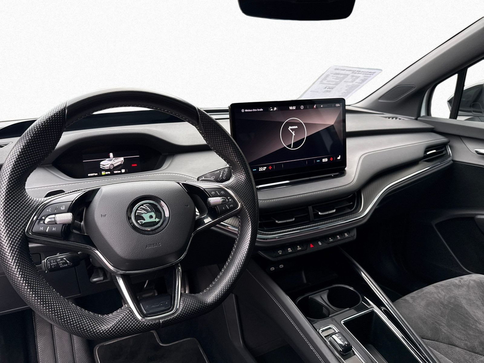 Skoda Enyaq 80X Sportline Navi LED Panorama HuD AHK