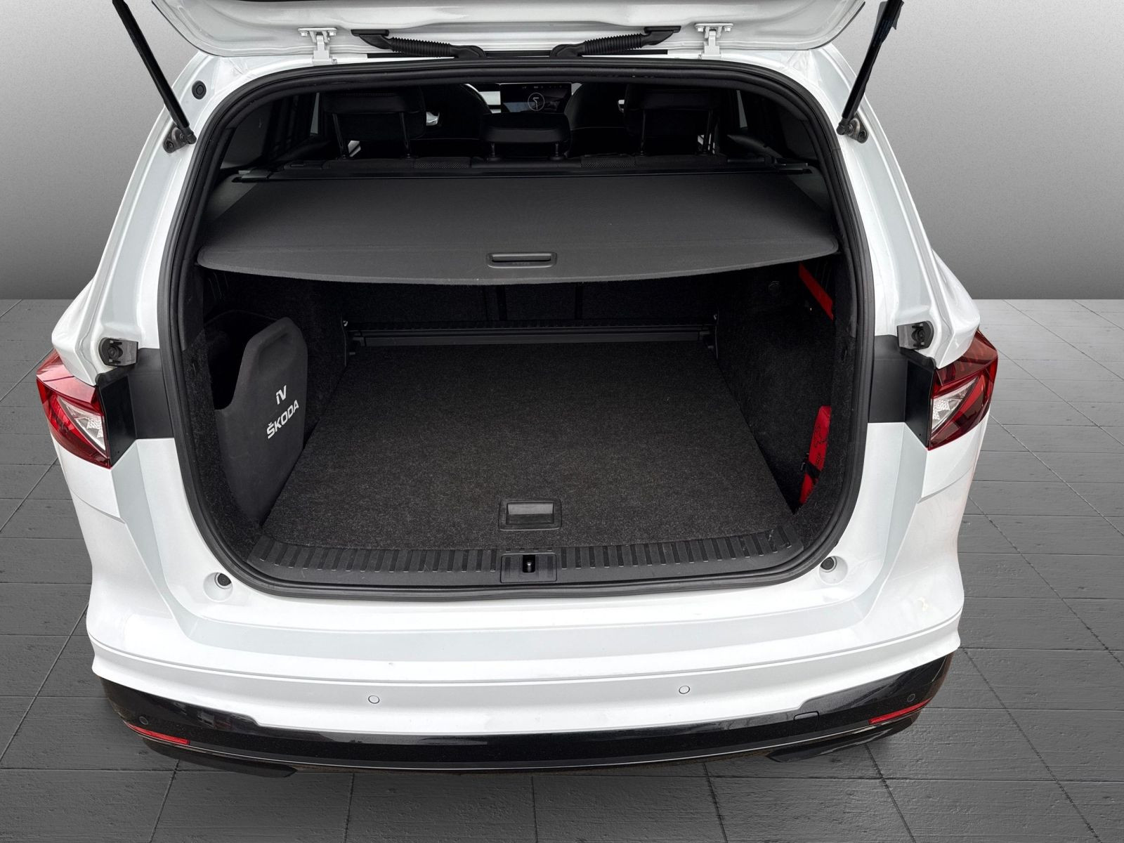 Skoda Enyaq 80X Sportline Navi LED Panorama HuD AHK