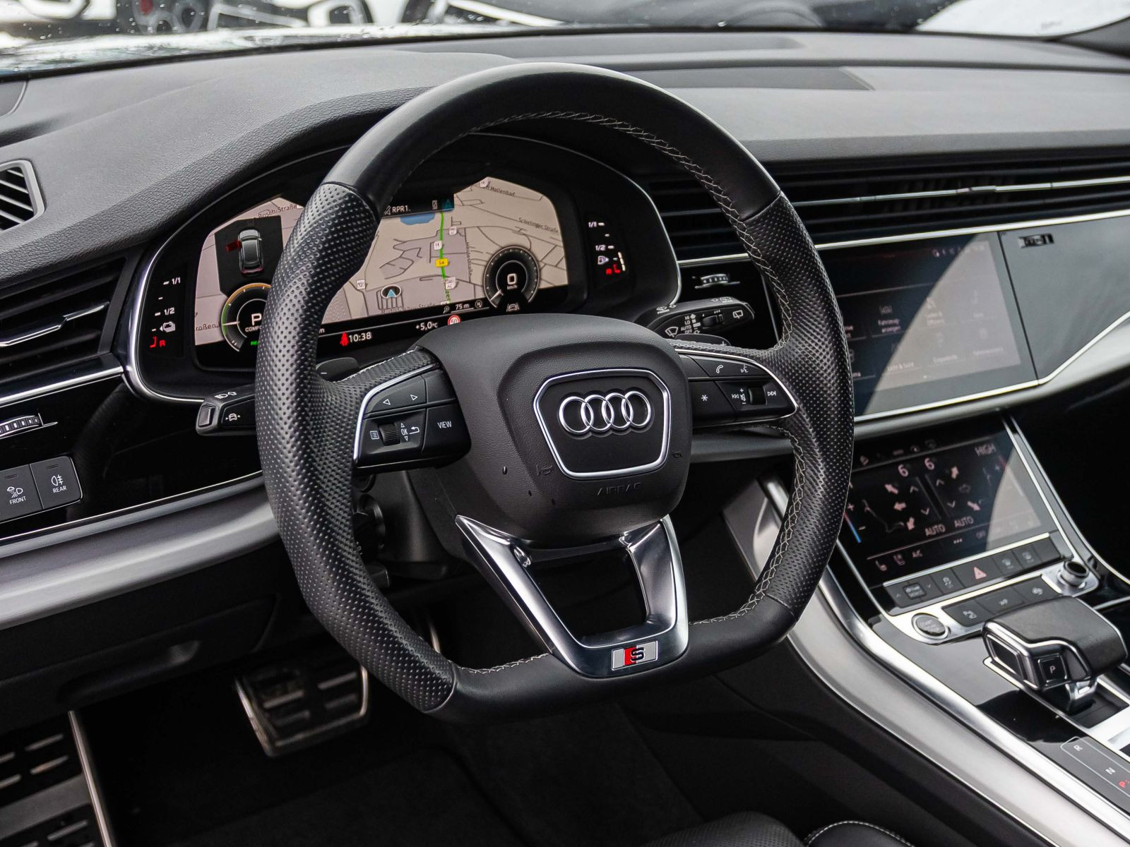 Audi Q8 S line 55TFSI e AHK Navi LED Standklima Luftfederung