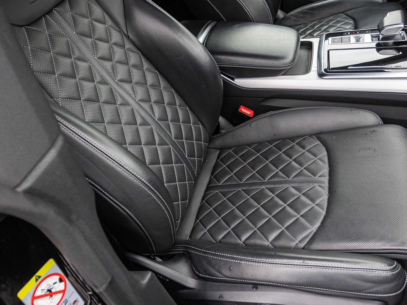 Audi Q8 S line 55TFSI e AHK Navi LED Standklima Luftfederung