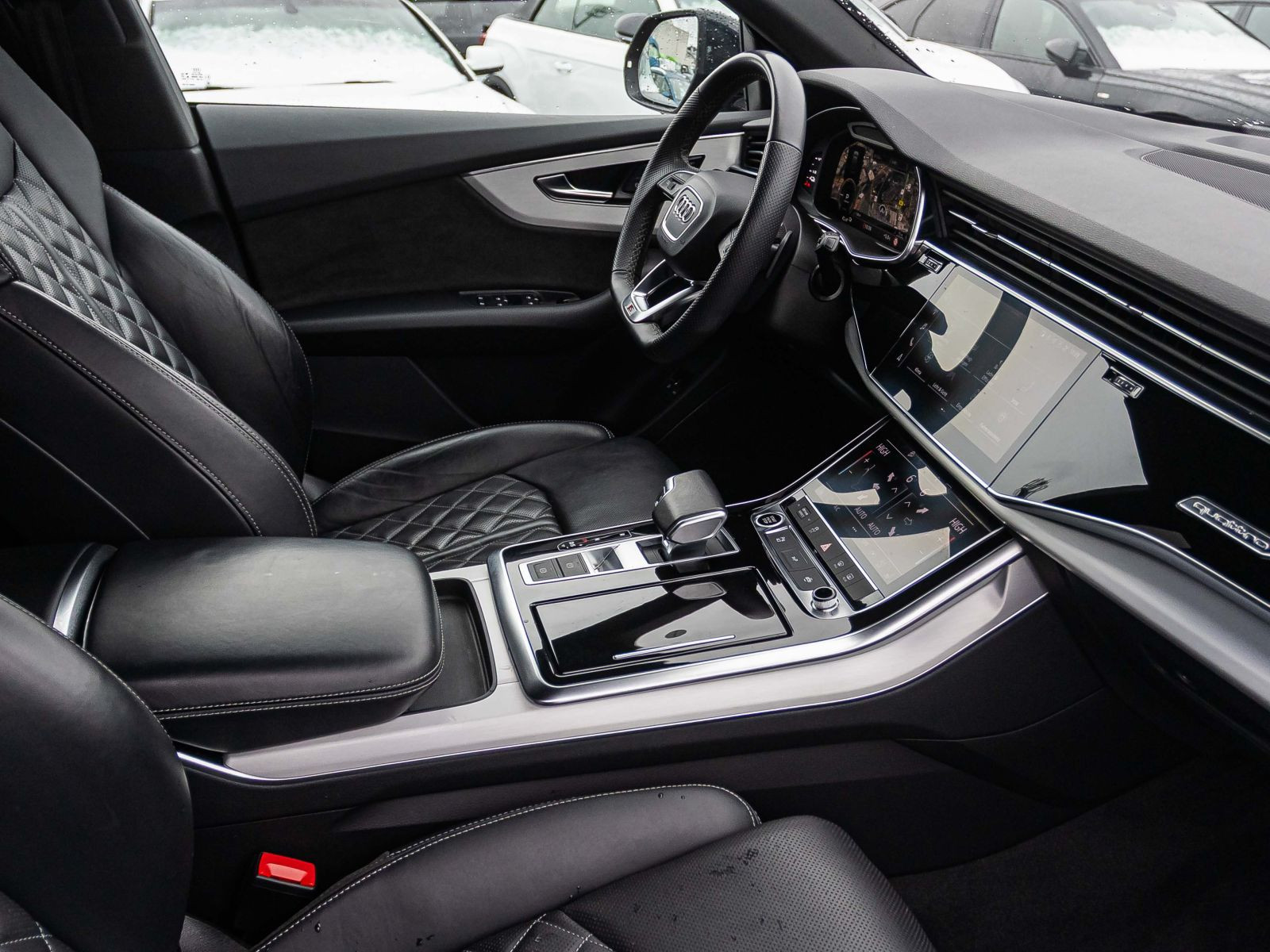 Audi Q8 S line 55TFSI e AHK Navi LED Standklima Luftfederung