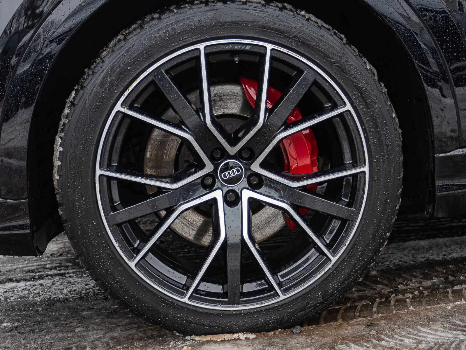 Audi Q8 S line 55TFSI e AHK Navi LED Standklima Luftfederung