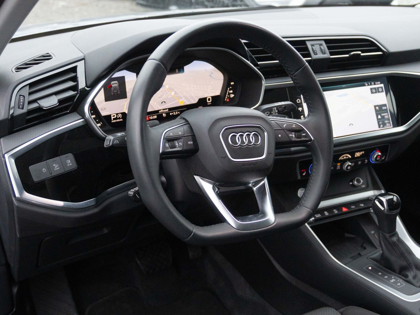 Audi Q3 S line 45TFSI qu Stronic Navi LED Standhzg Panorama