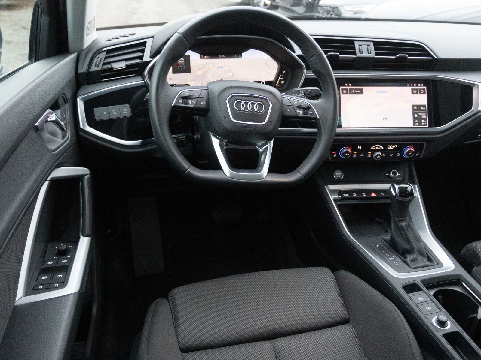 Audi Q3 S line 45TFSI qu Stronic Navi LED Standhzg Panorama