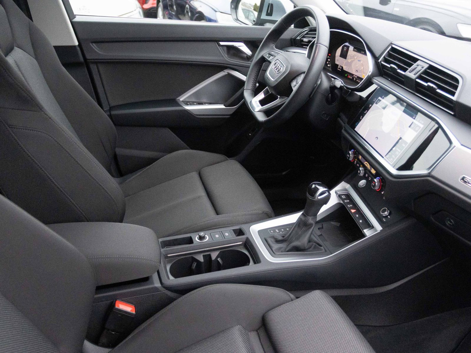 Audi Q3 S line 45TFSI qu Stronic Navi LED Standhzg Panorama