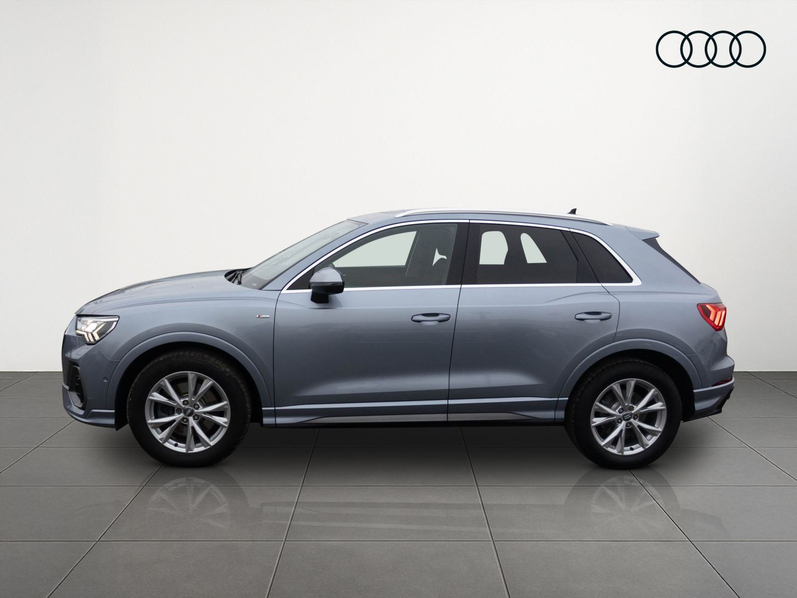 Audi Q3 S line 45TFSI qu Stronic Navi LED Standhzg Panorama