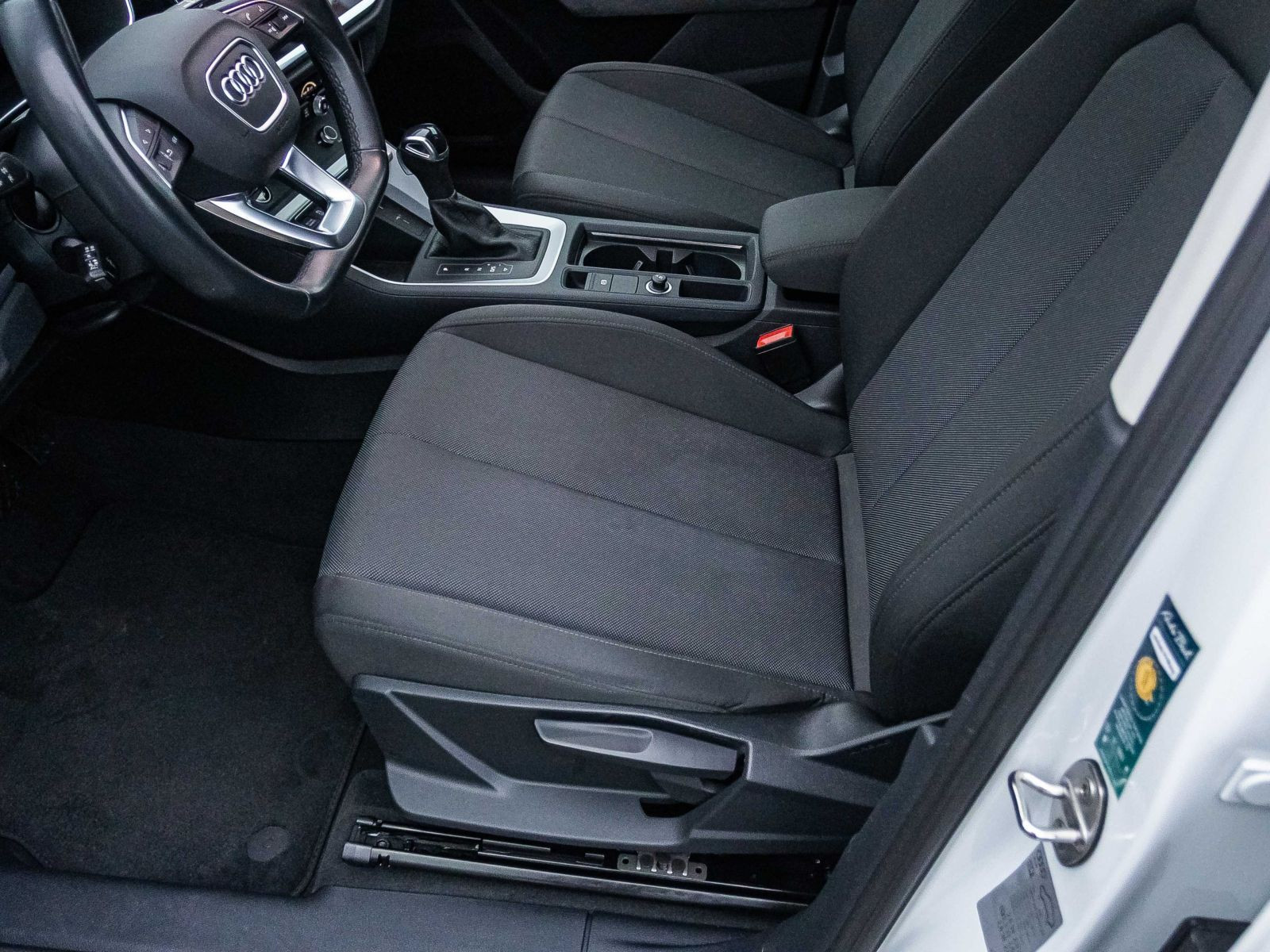 Audi Q3 45TFSI e Stronic Navi LED GRA EPH DAB