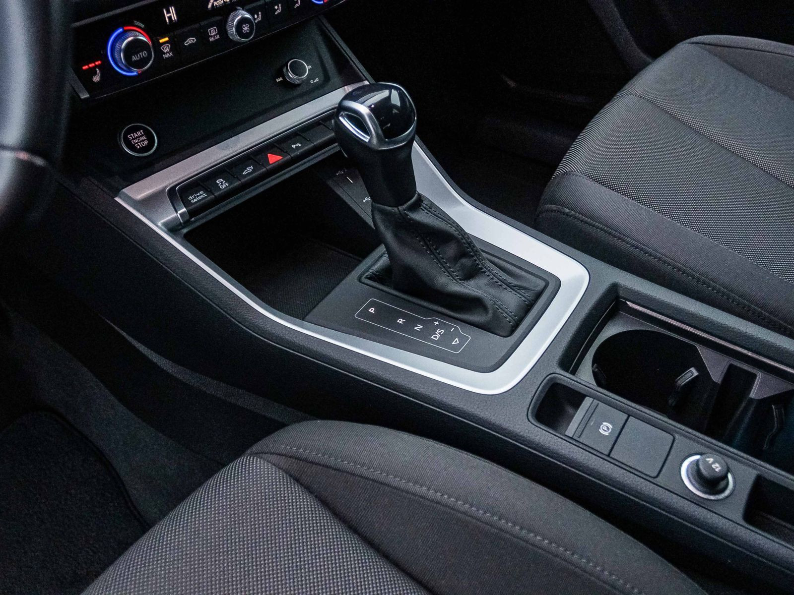 Audi Q3 45TFSI e Stronic Navi LED GRA EPH DAB