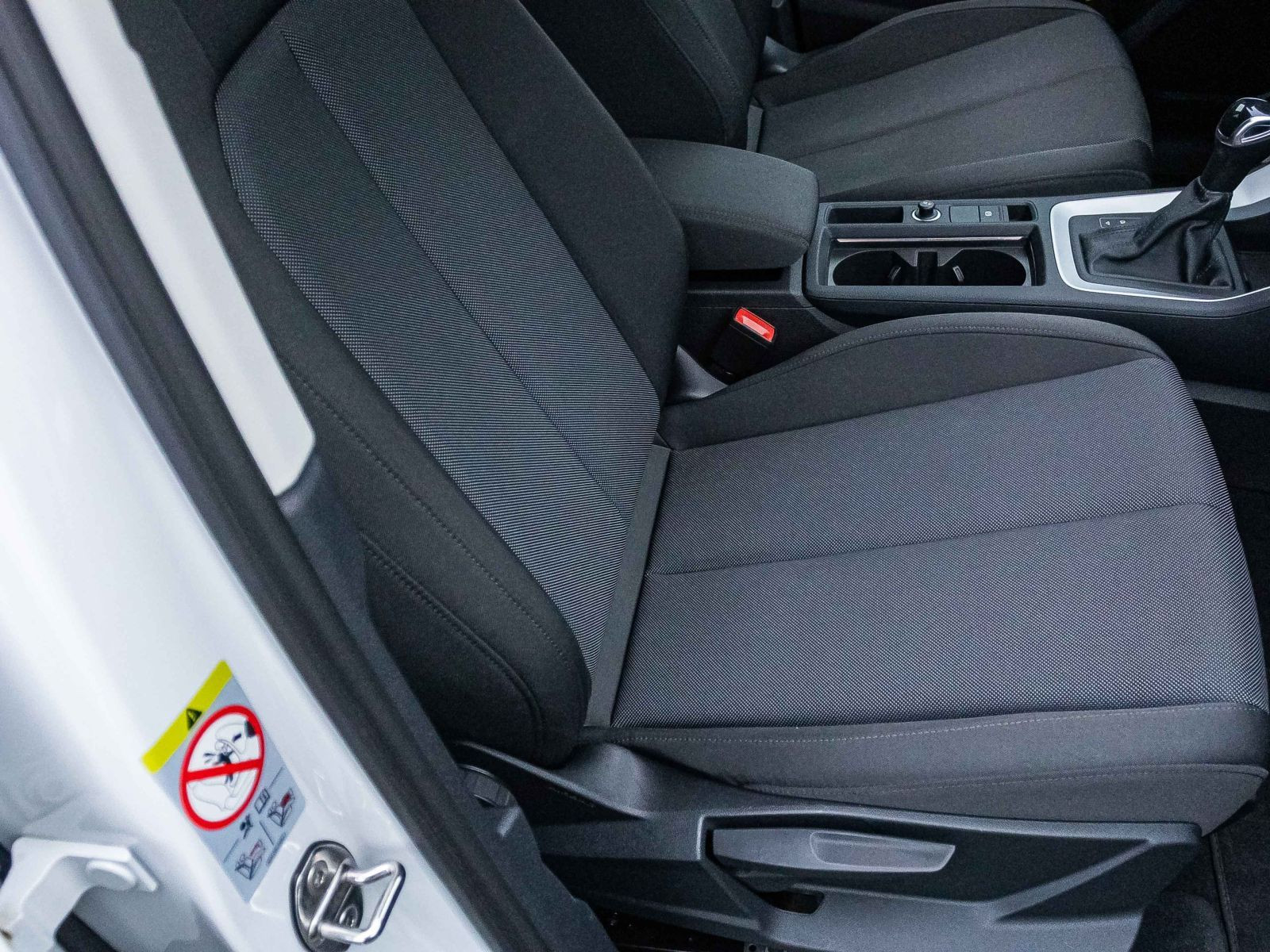 Audi Q3 45TFSI e Stronic Navi LED GRA EPH DAB