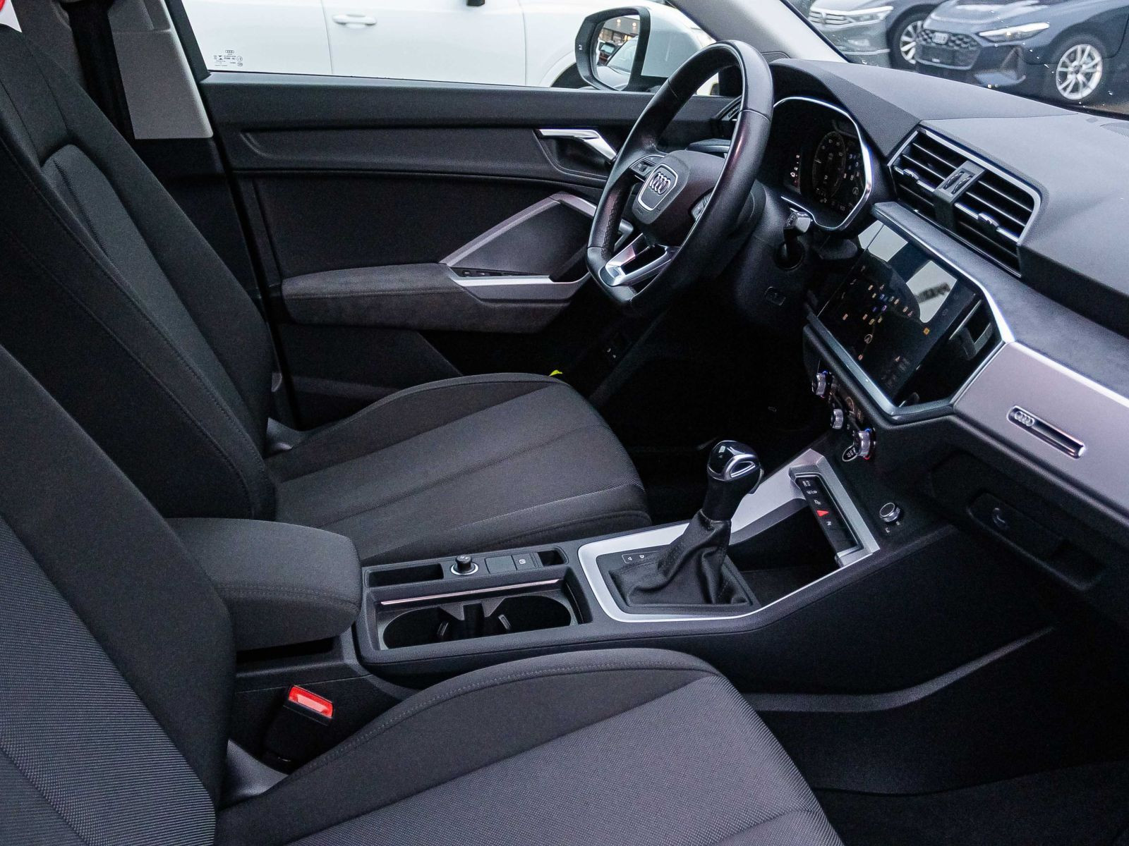 Audi Q3 45TFSI e Stronic Navi LED GRA EPH DAB