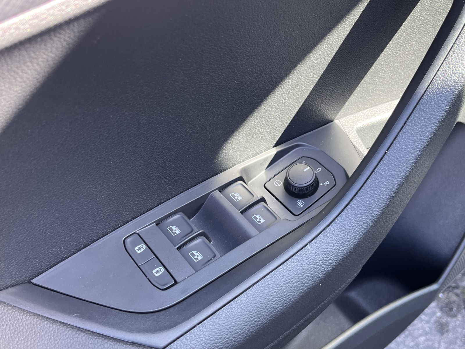 Skoda Karoq Balance 1,5 TSI DSG ACC AHK KESSY NAVI RFK