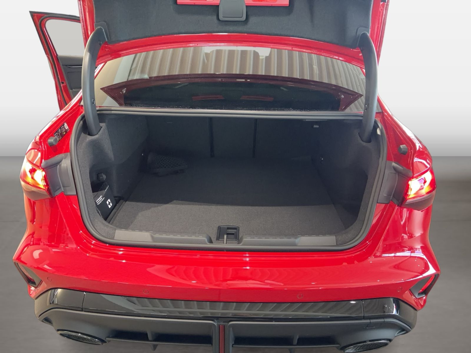 Audi RS3 Limousine 294 kW RS-Abgas Navi-Paket Adapt.-Fahrwerk