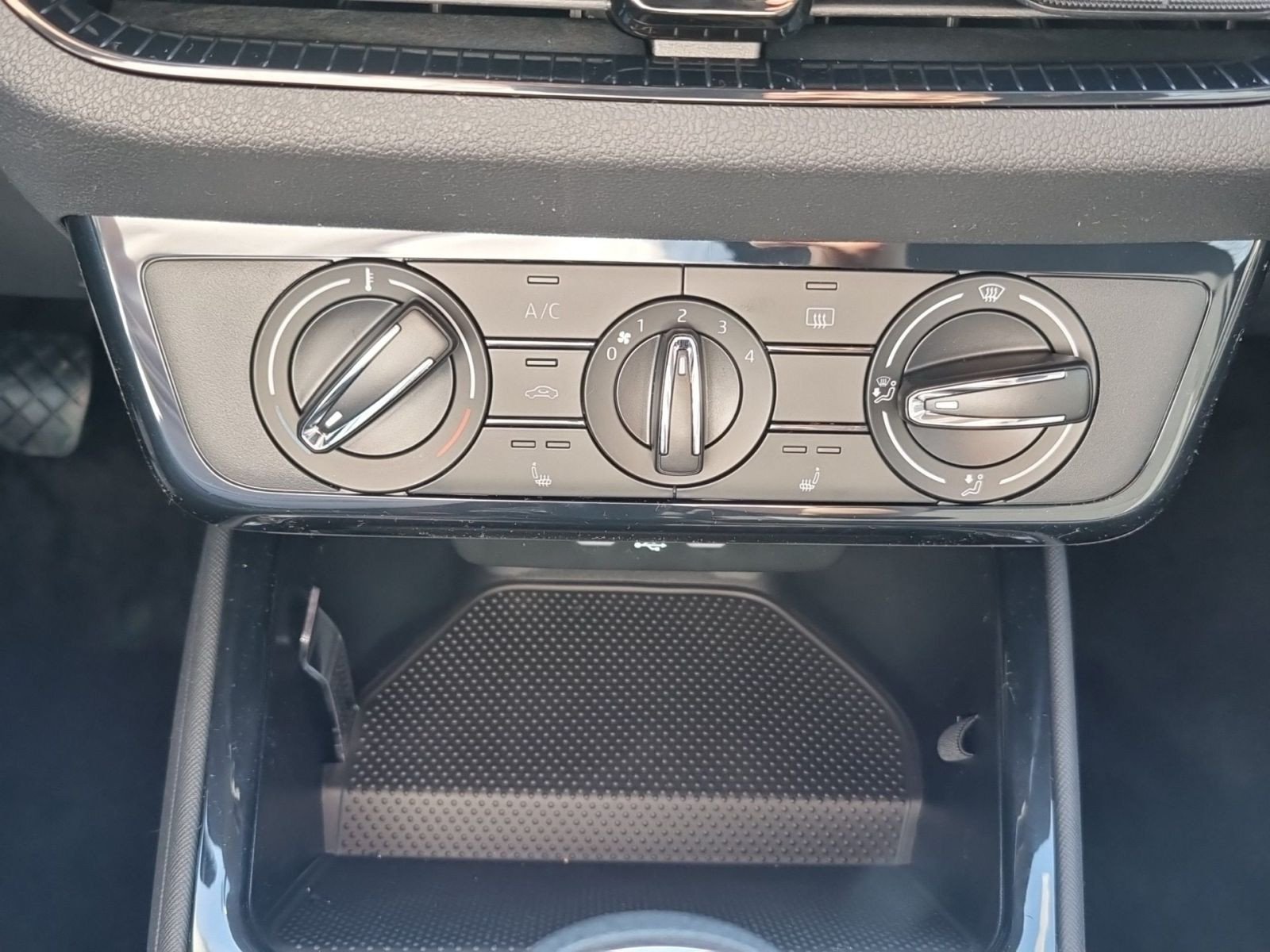 Skoda Fabia Essence 1,0 MPI 59 kW 5-Gang-Schaltgetriebe