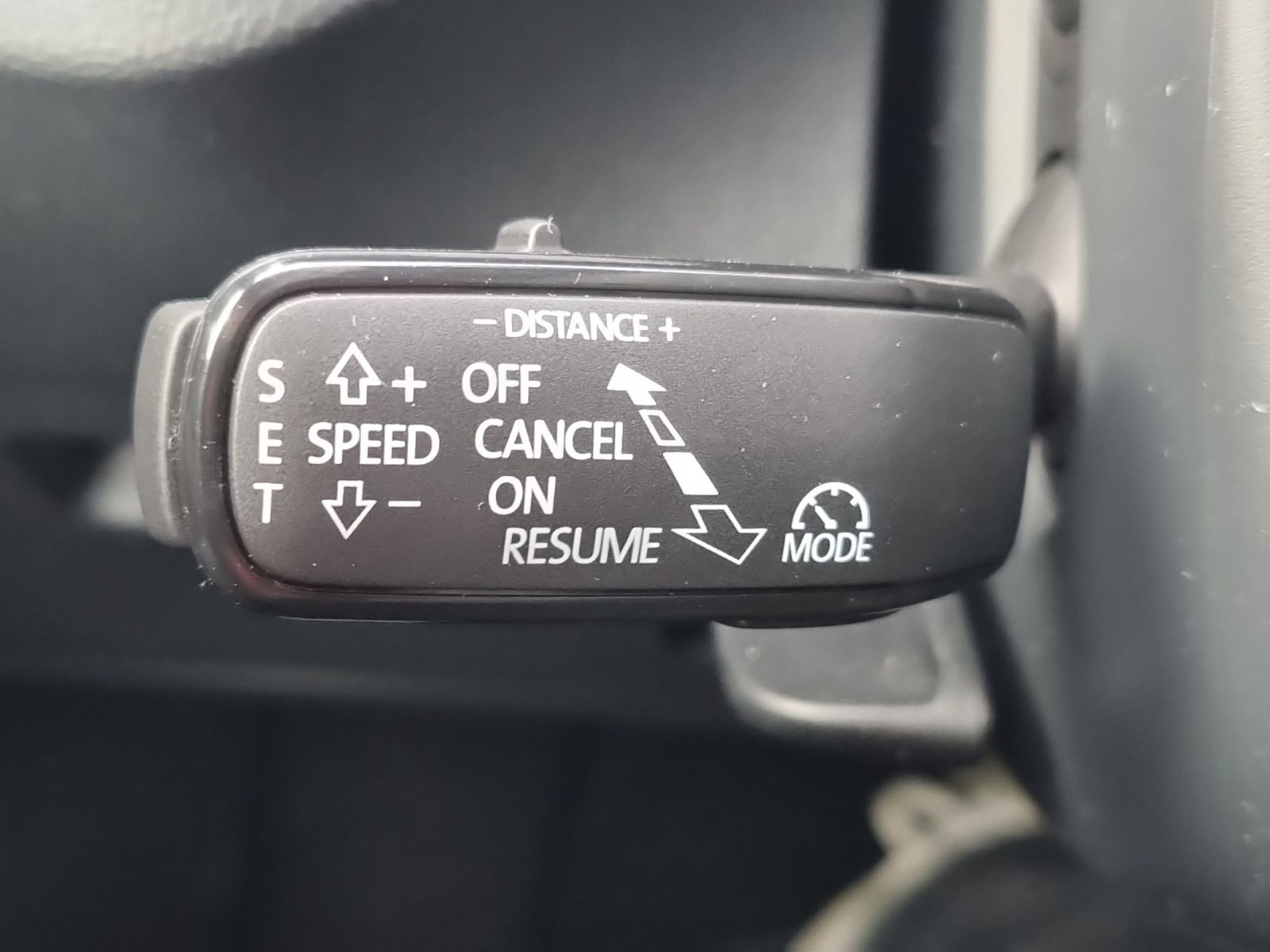 Skoda Kamiq Balance 1,5 TSI DSG ACC AHK NAVI Park Assist