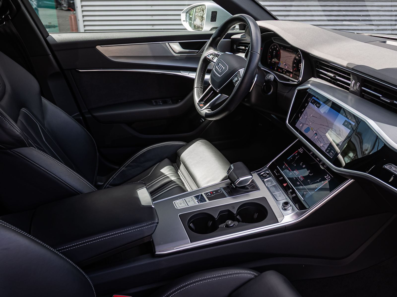 Audi A6 Avant S line 55TFSI qu. Stronic Matrix HUD