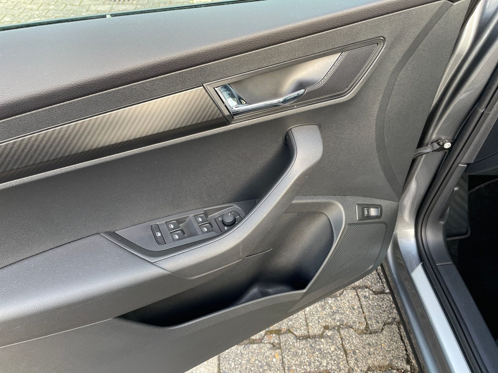 Skoda Karoq Sportline 2.0 TSI DSG Navi LED EPH ACC