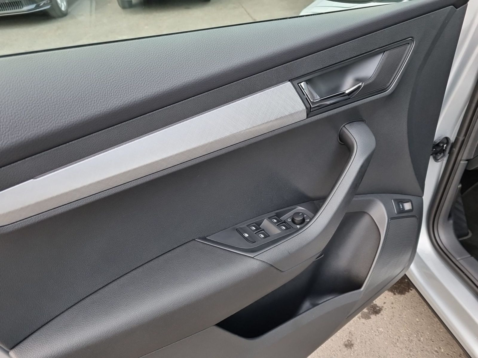 Skoda Karoq Tour Selection 1.5TSI DSG Navi LED EPH GRA