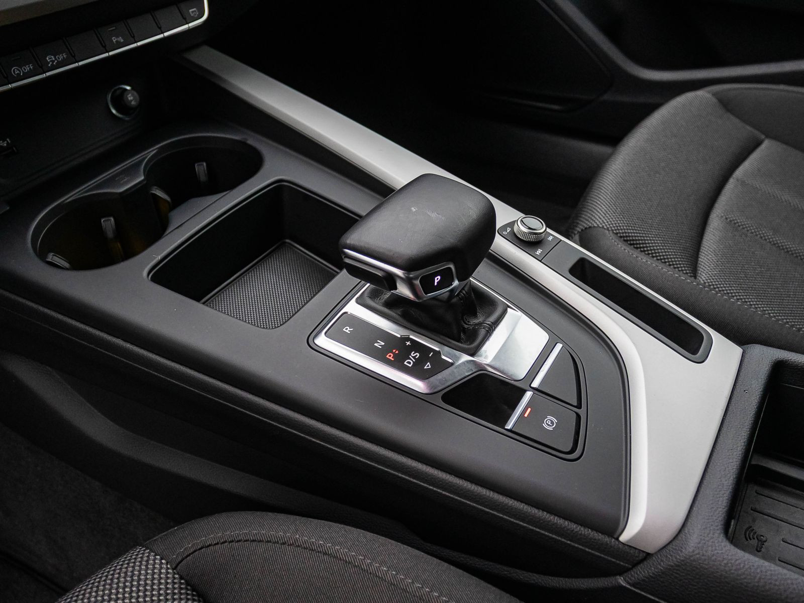 Audi A4 Avant S line 35 TDI Stronic Navi LED ACC EPH