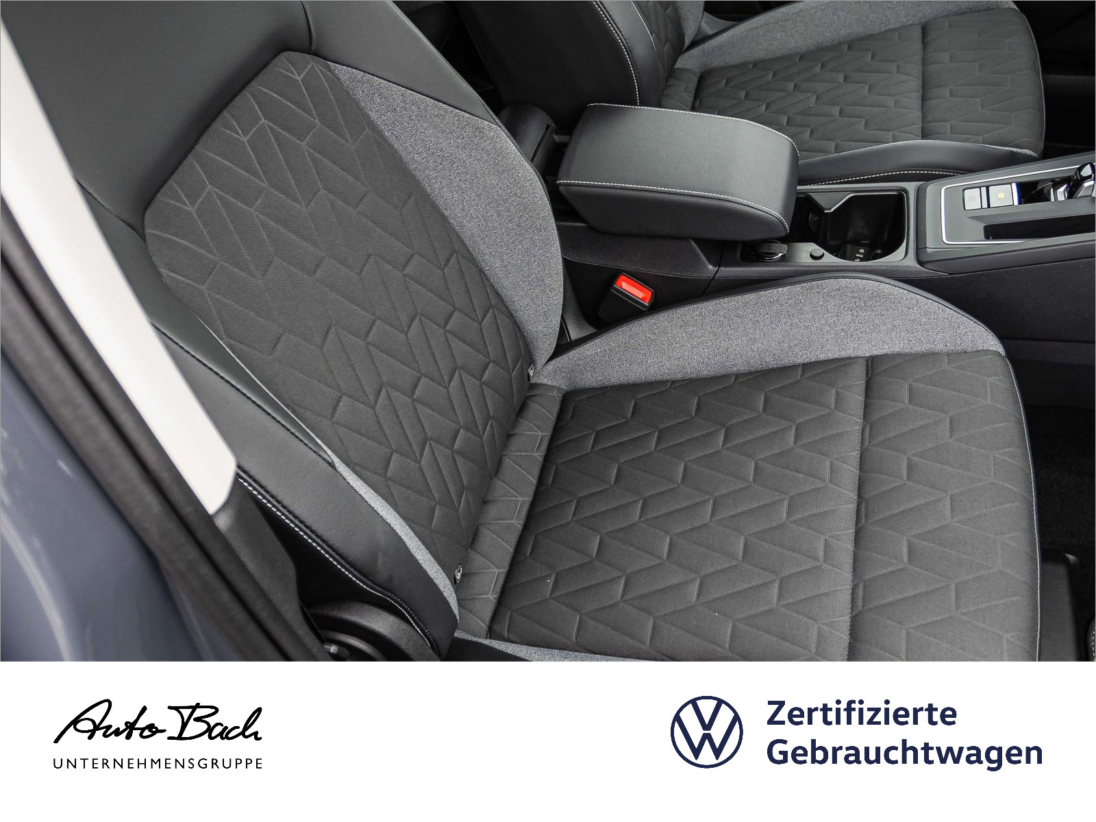 Volkswagen Golf VIII Goal 1.5 eTSI DSG Navi LED ACC EPH AHK