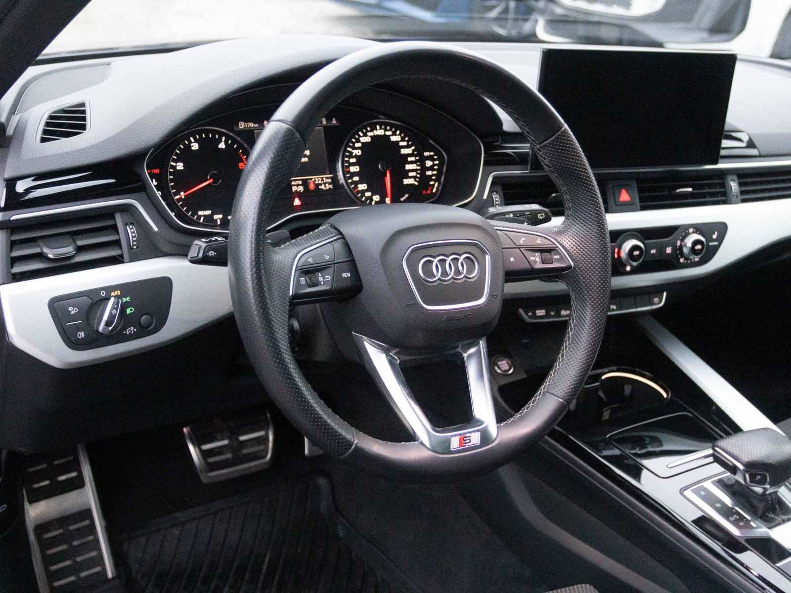 Audi A4 Avant S line 40TDI Stronic Navi ACC Panorama