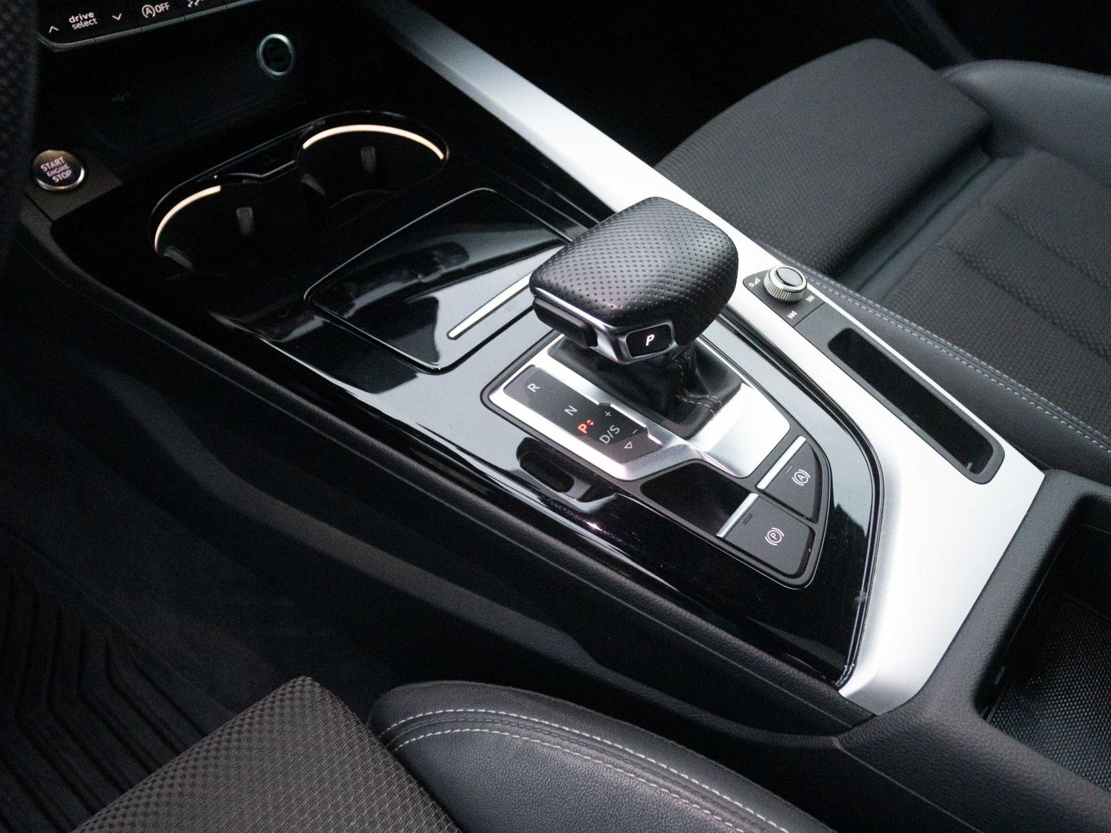 Audi A4 Avant S line 40TDI Stronic Navi ACC Panorama