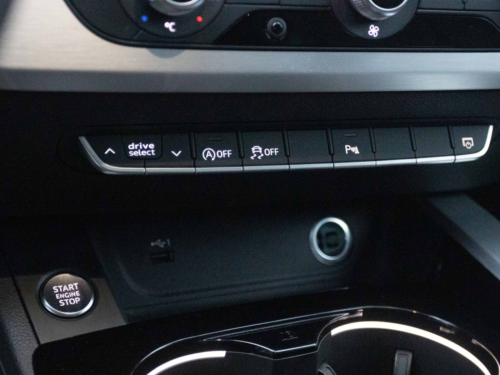 Audi A4 Avant S line 40TDI Stronic Navi ACC Panorama