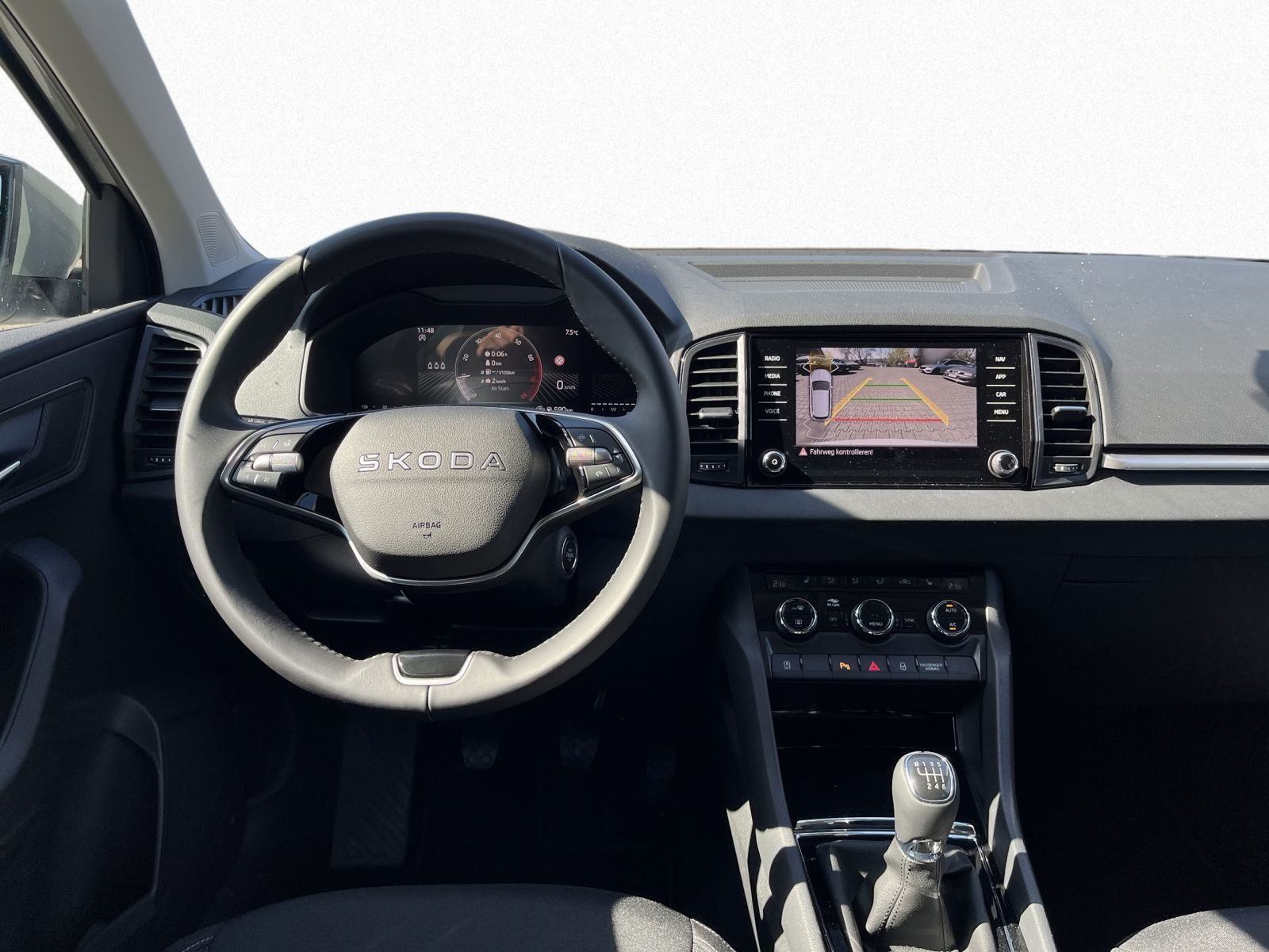 Skoda Karoq Tour 1,0 TSI 85 kW AHK LED KESSY Lane Assist