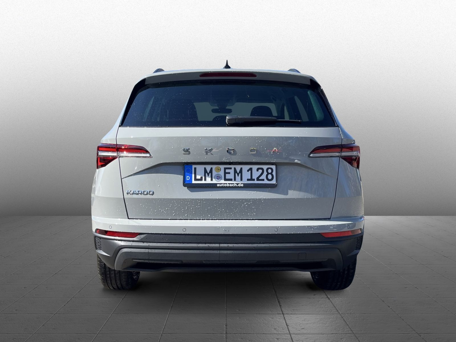 Skoda Karoq Tour 1,0 TSI 85 kW AHK LED KESSY Lane Assist