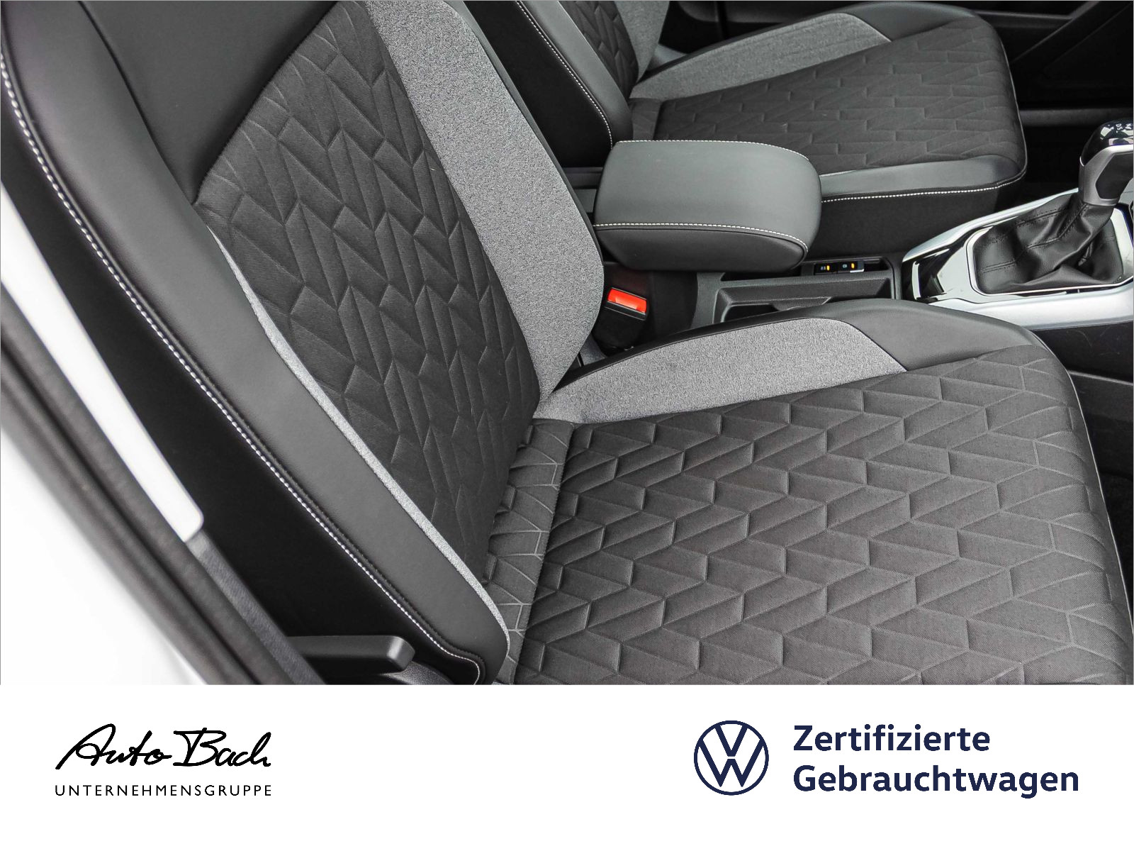 Volkswagen T-Roc Life 2.0TDI DSG Navi LED ACC CarPlay AHK