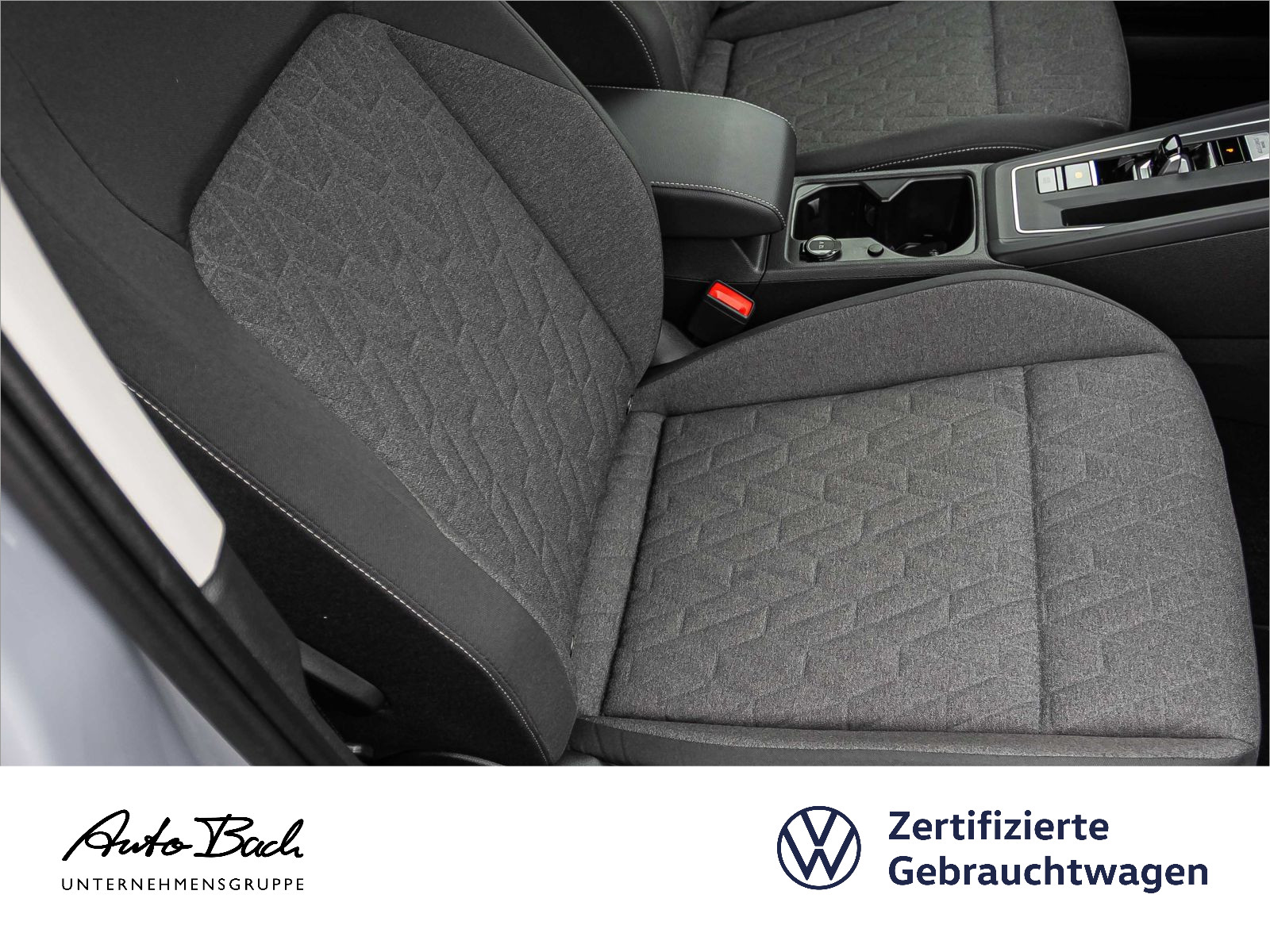Volkswagen Golf VIII Life 2.0TDI DSG Navi LED HuD ACC EPH