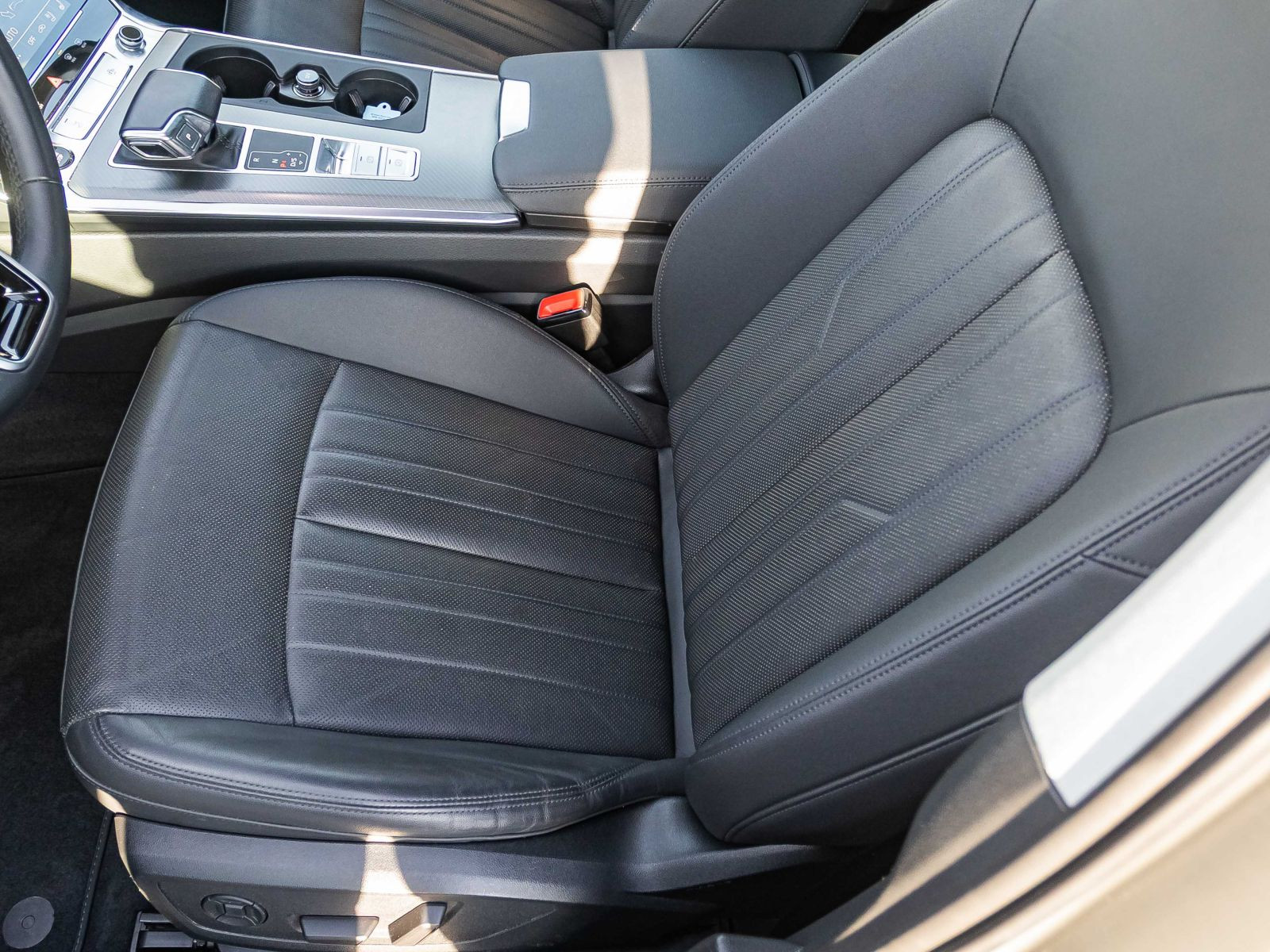 Audi A6 Avant Design 45TFSI qu. Stronic Navi LED ACC