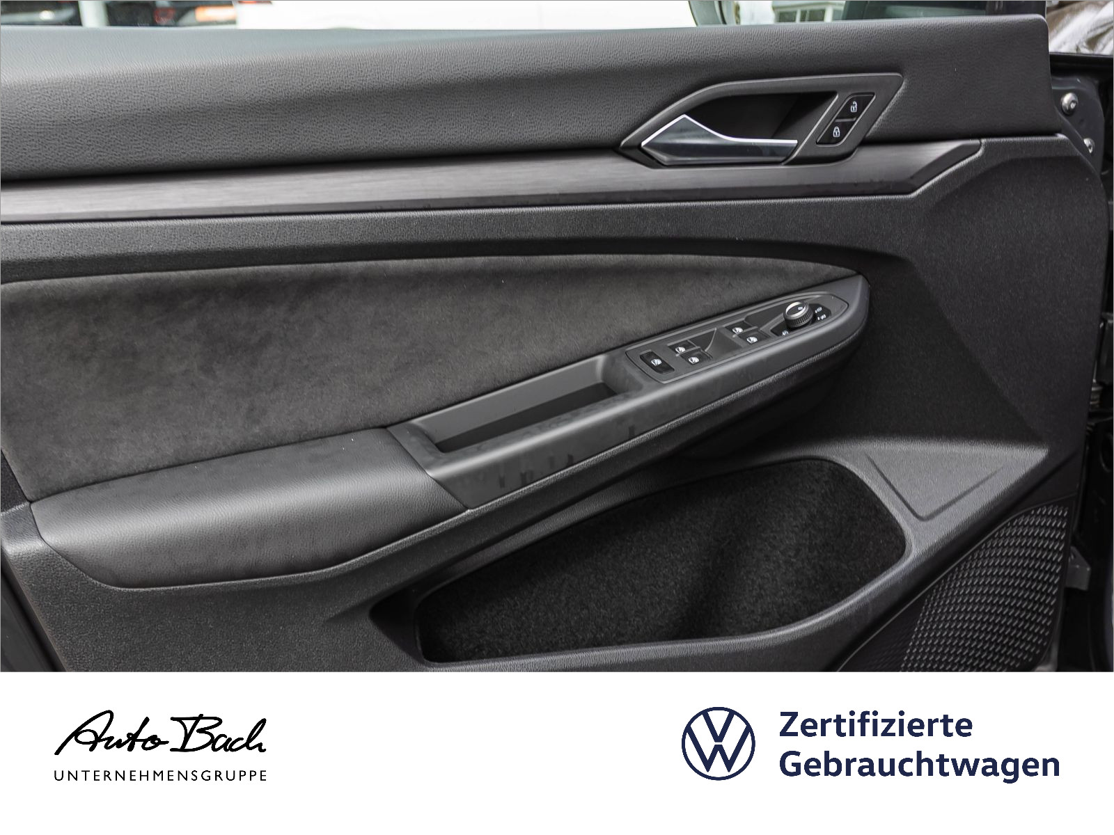 Volkswagen Golf VIII Variant Style 2.0TSI DSG Navi LED ACC AHK