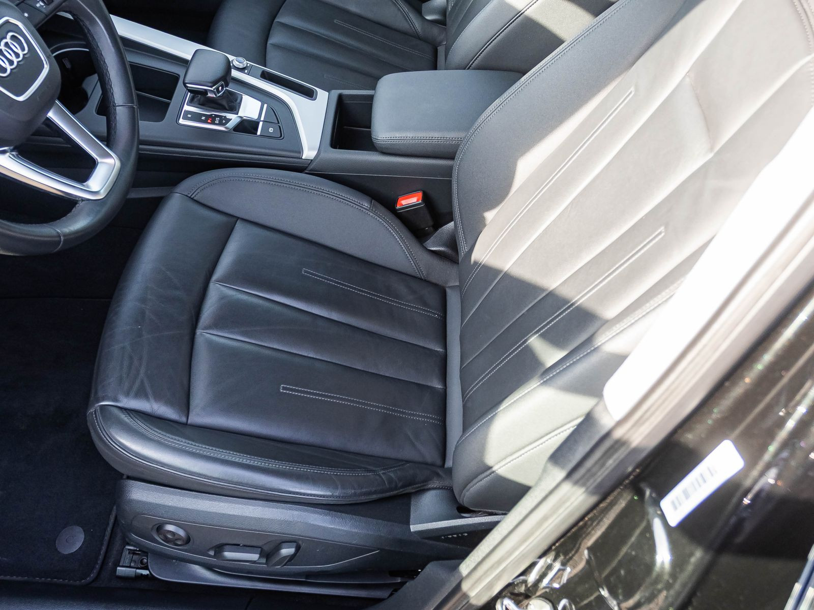 Audi A4 Avant Advanced 40TFSI qu Stronic Navi LED ACC