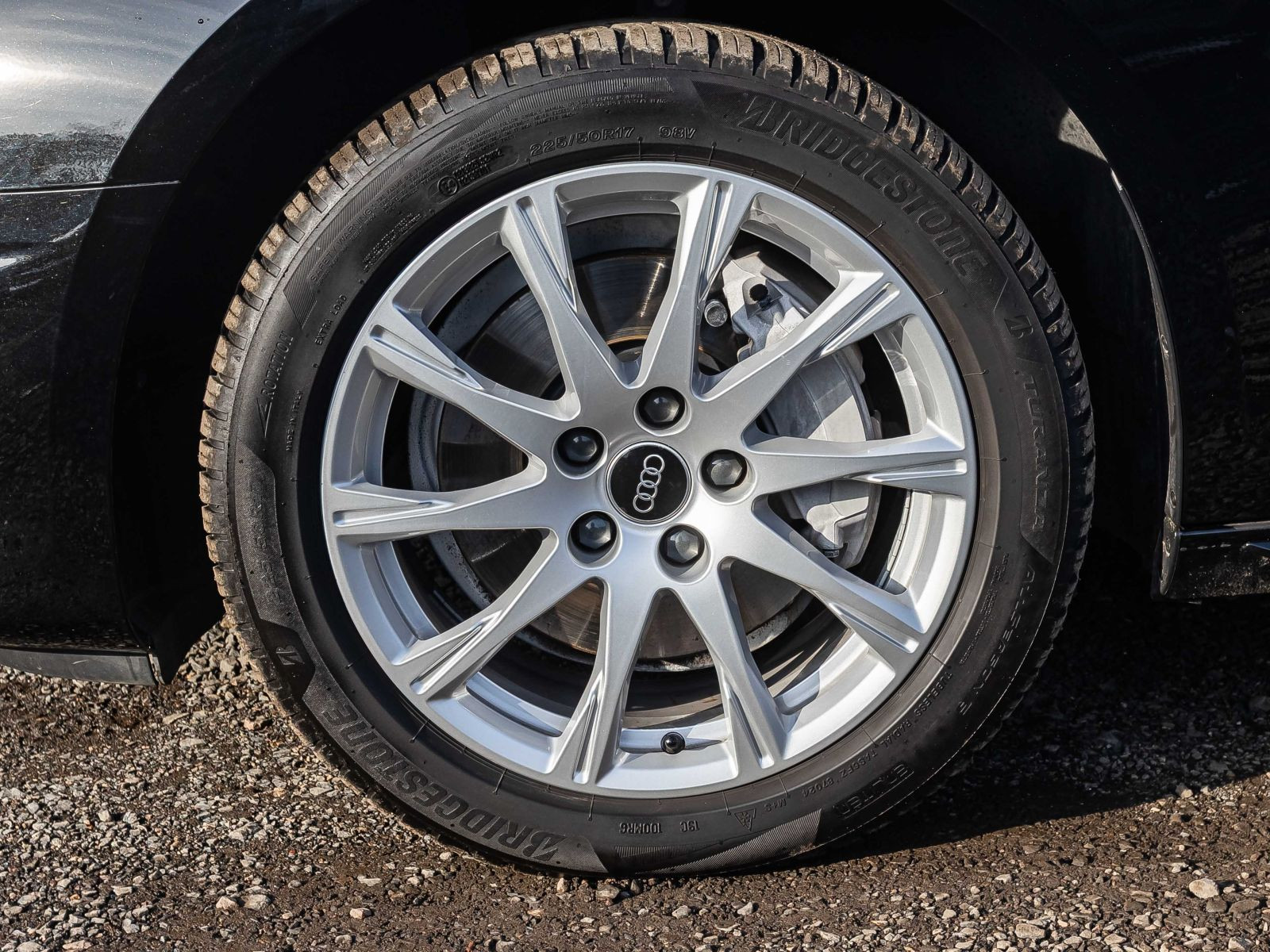 Audi A4 Avant Advanced 40TFSI qu Stronic Navi LED ACC