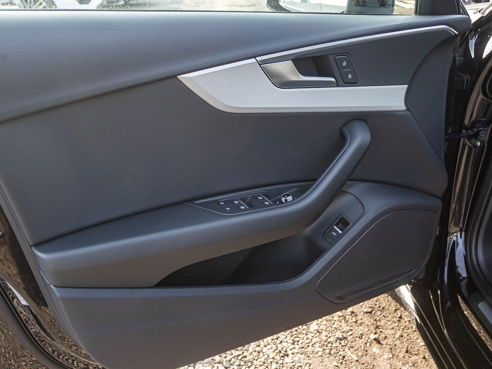 Audi A4 Avant Advanced 40TFSI qu Stronic Navi LED ACC