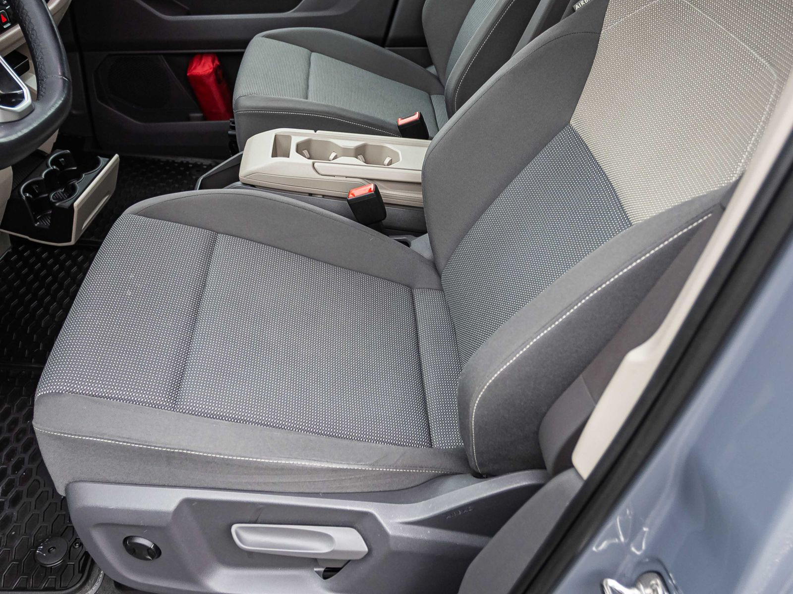 Volkswagen Multivan Life 2.0TSI DSG Navi LED EPH ACC CarPlay