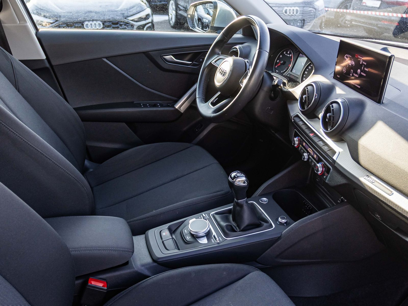 Audi Q2 Advanced 30TFSI LED GRA CarPlay EPH DAB