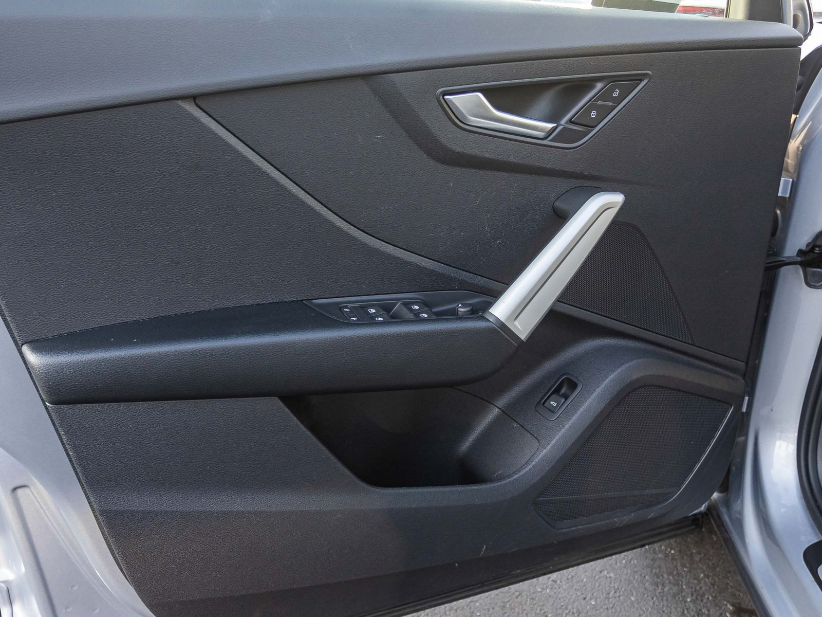 Audi Q2 Advanced 30TFSI LED GRA CarPlay EPH DAB