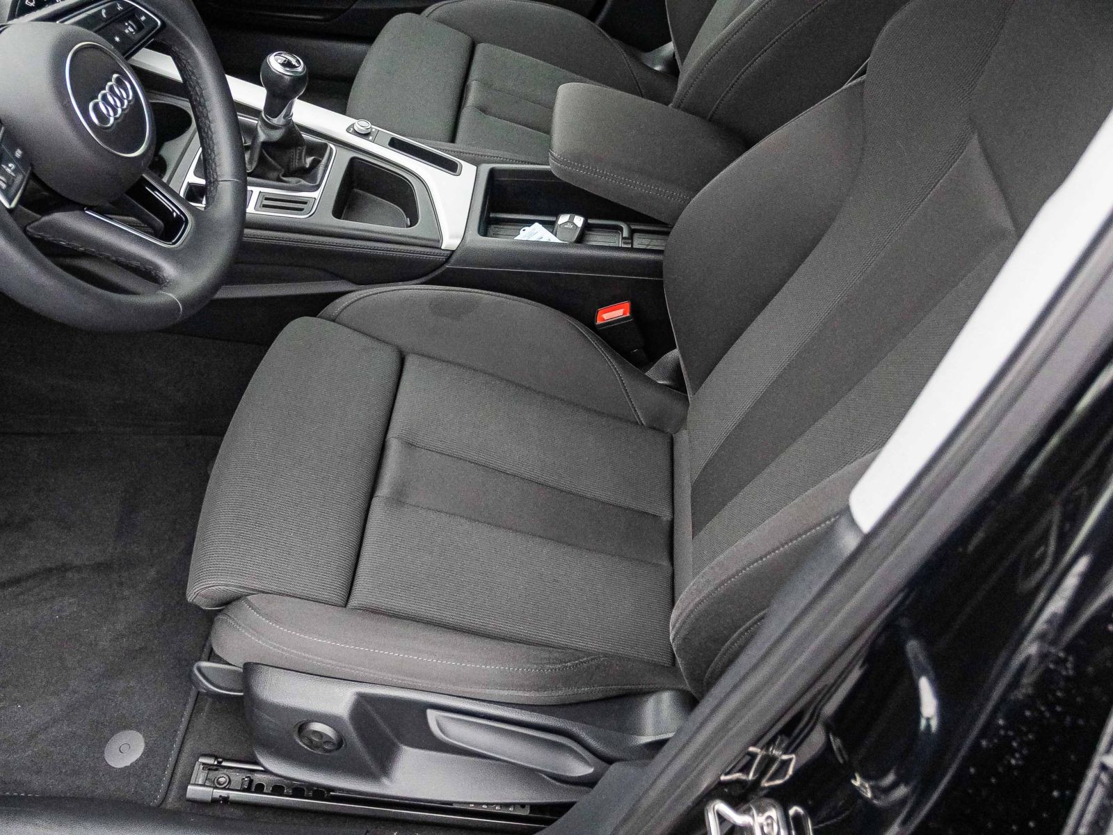 Audi A4 Avant Advanced 35TFSI Navi LED GRA Sitzhzg