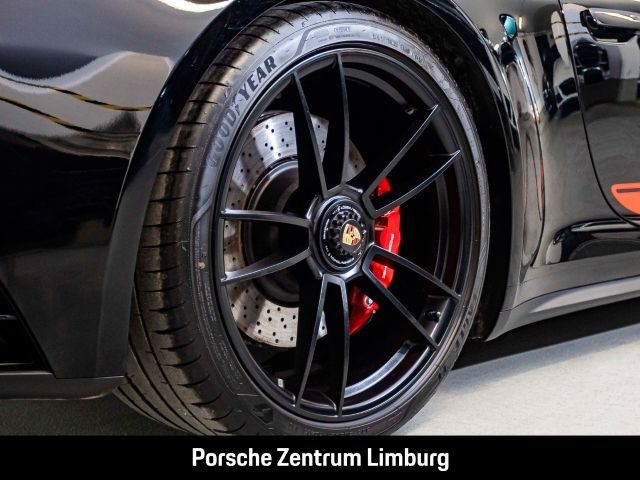Porsche 992 911 Carrera 4 GTS Cabrio Burmester InnoDrive