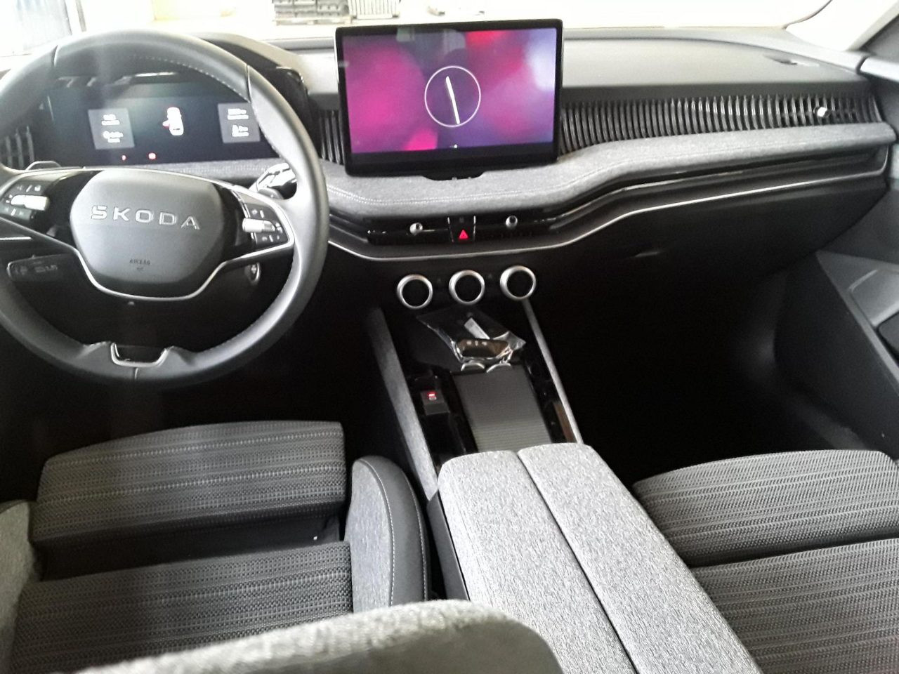 Skoda Superb Combi Selection 2.0TSI 4x4 DSG Navi HuD AHK