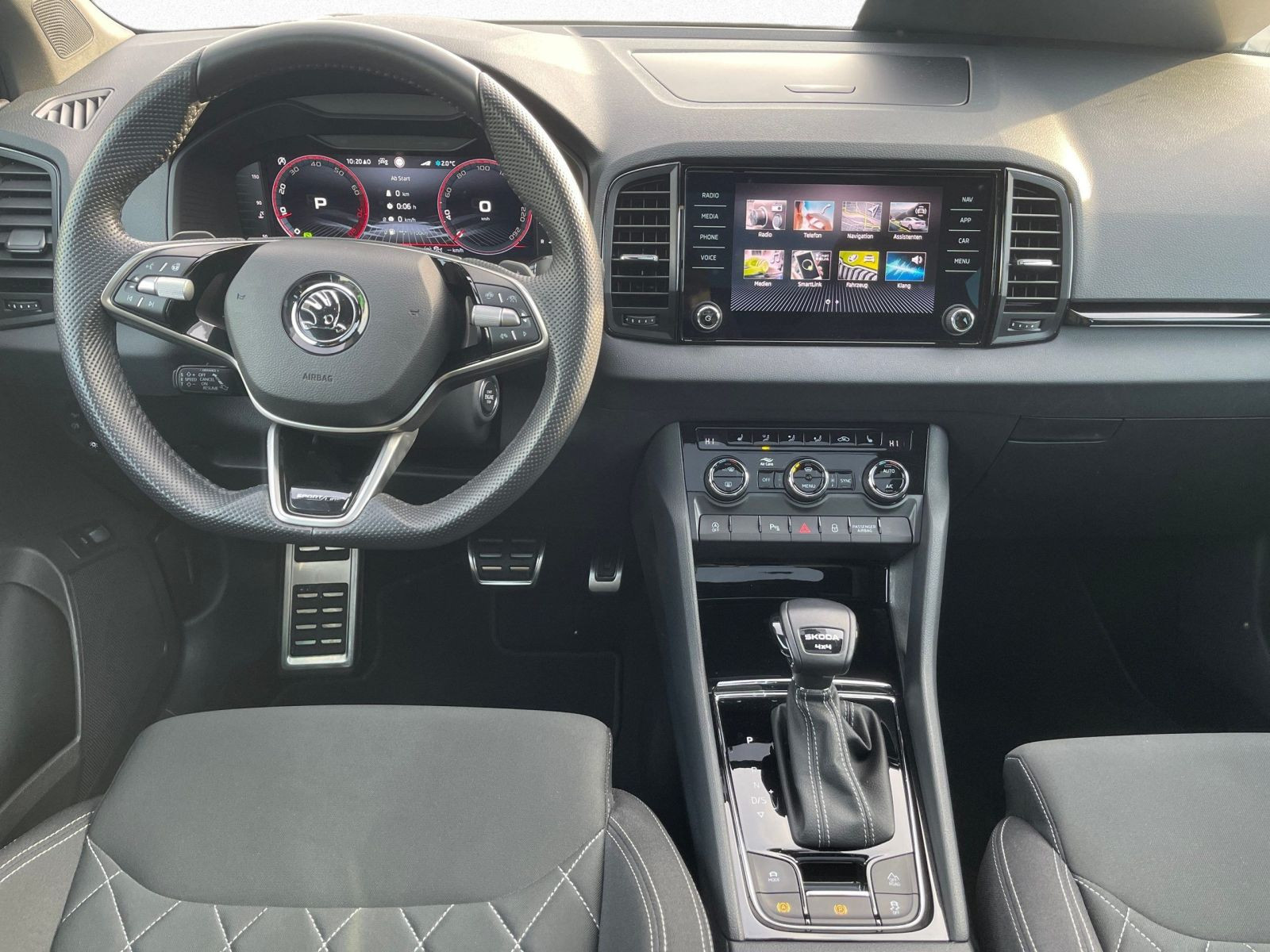 Skoda Karoq Sportline 2.0TSI 4x4 DSG Navi Panorama ACC