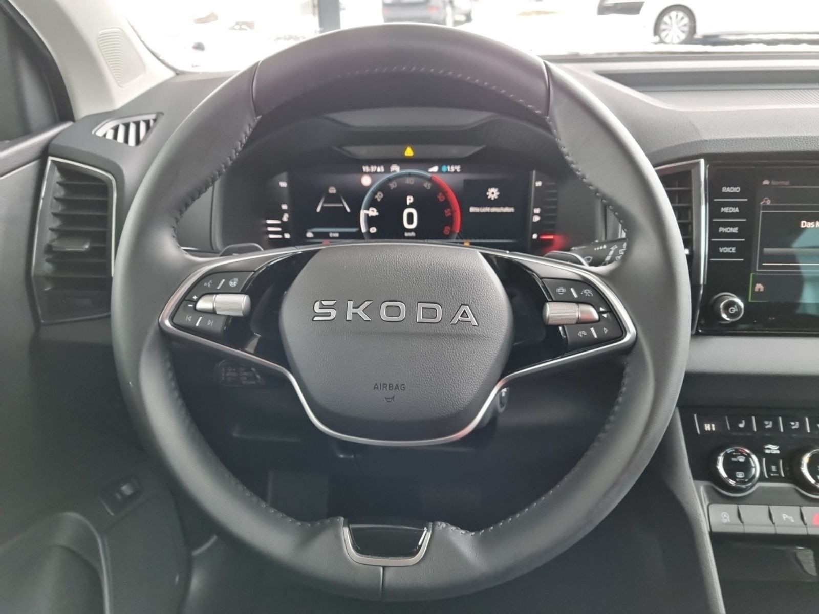 Skoda Karoq Tour 2.0 TDI DSG Virtual Navi Car Play AHK