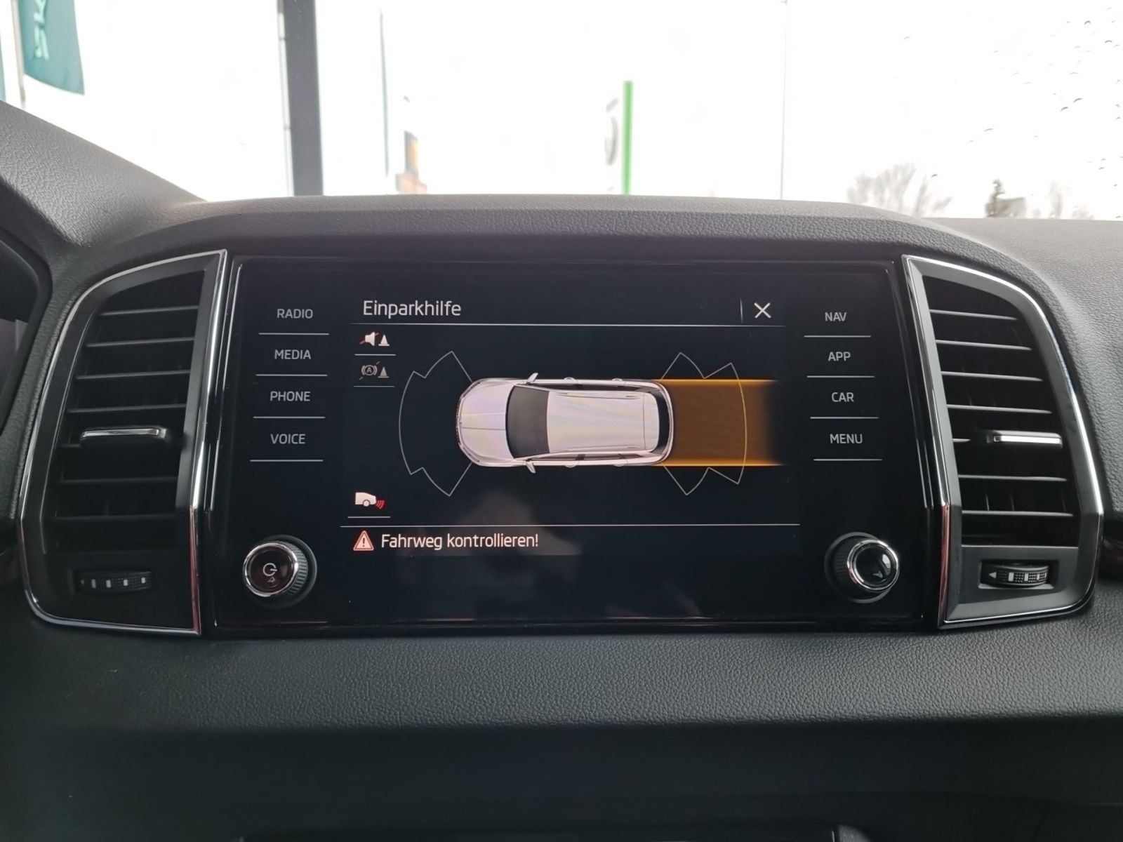 Skoda Karoq Tour 2.0 TDI DSG Virtual Navi Car Play AHK