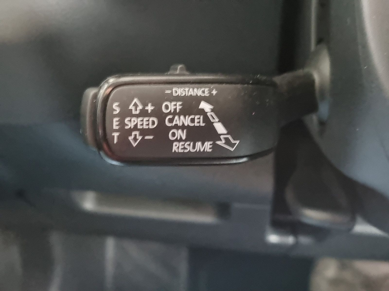 Skoda Karoq Tour 2.0 TDI DSG Virtual Navi Car Play AHK