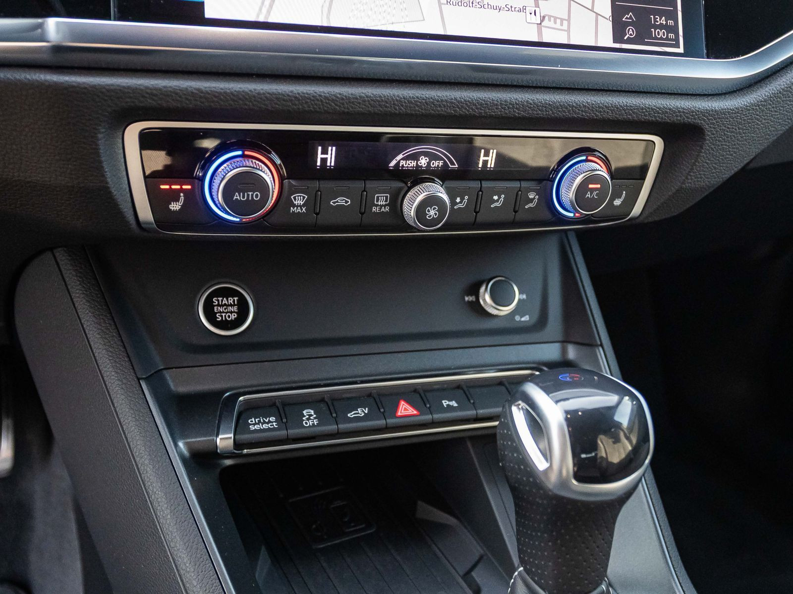 Audi Q3 Sportback TFSI e S line Stronic Navi LED ACC EPH