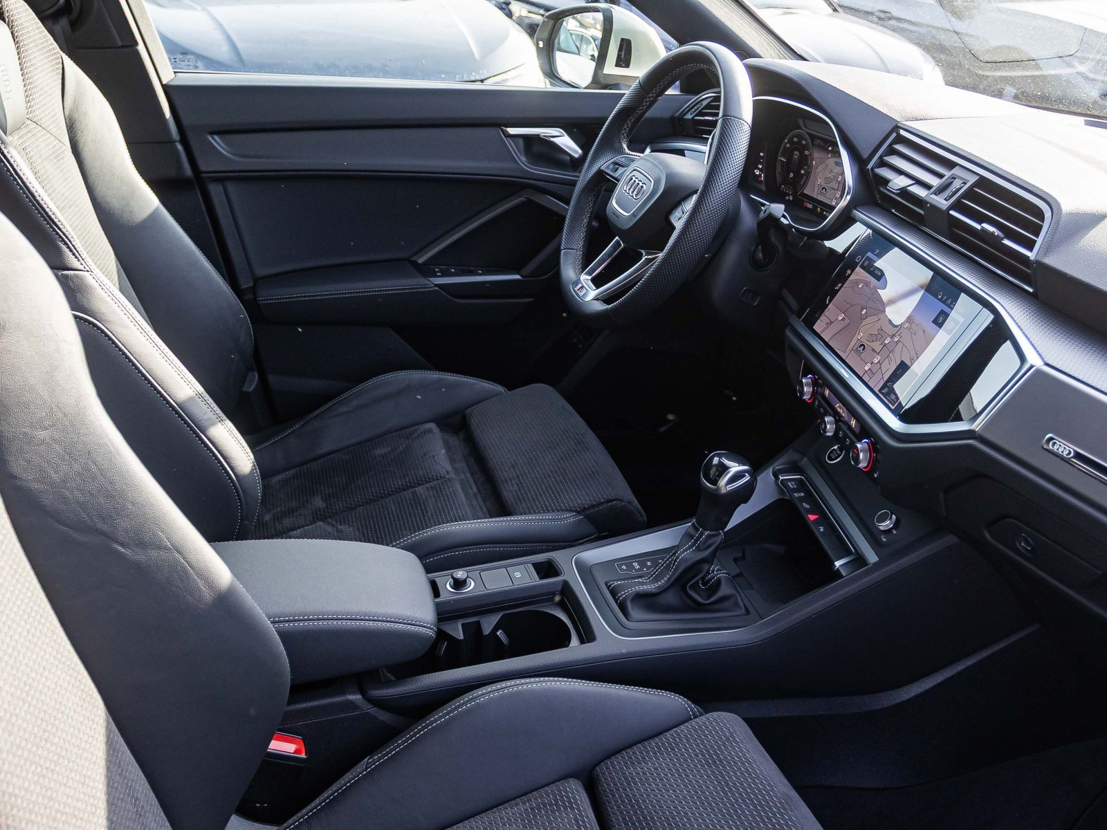 Audi Q3 Sportback TFSI e S line Stronic Navi LED ACC EPH